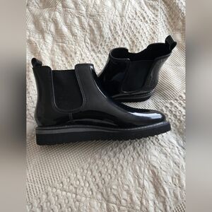 Cougar Black Patent Leather Chelsea Ankle Boots y2k Minimalist  | Size 10